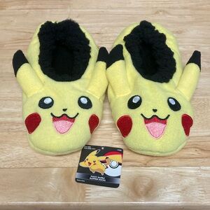 Pokémon Pikachu Fuzzy Babba Slipper Socks Size M/L or 13-4 Boy or Girl